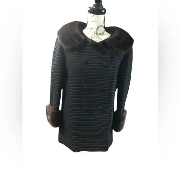 Vintage Forstmann Fur Coat Size Medium - Picture 2 of 11